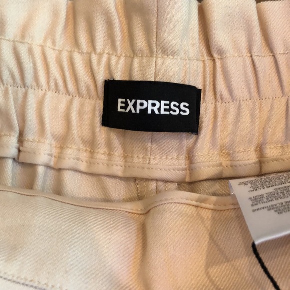 Women’s high rise Express shorts - size medium - Picture 2 of 6